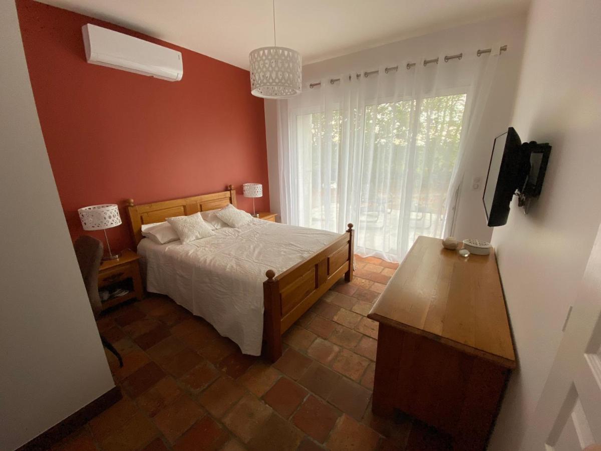 Aou Saintou Hotel Morlaas Kültér fotó